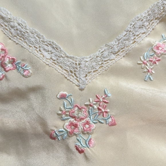 FANTASIES by Morgan Taylor‎ Yellow Slip Dress Embroidered Flowers Lace Size S - Picture 2 of 7